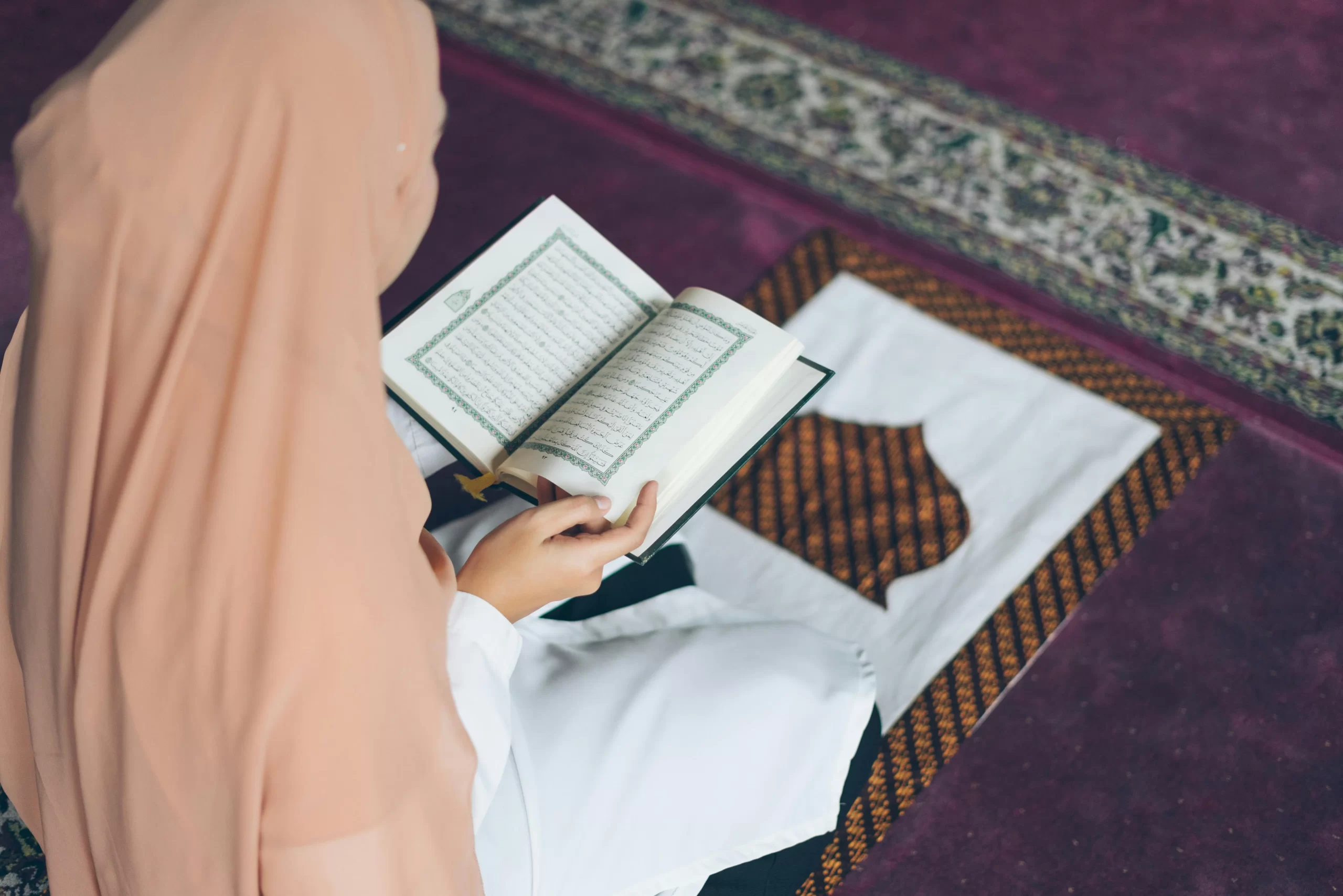 Online Daily Duas and Islamic Manners class for sisters and children led by a female Alima
